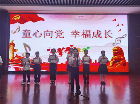 三年级颁奖.jpg